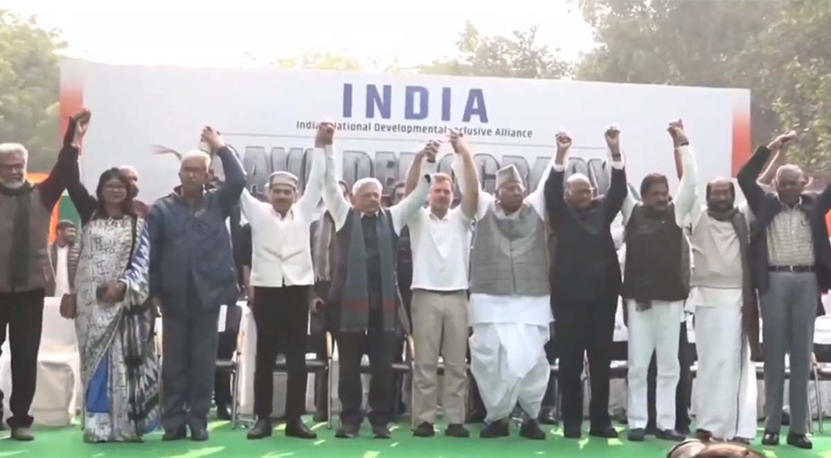 संसद में लड़कों के घुसते ही बीजेपी के सांसद सब भग लिए... उनकी हवा निकल गई...राहुल गांधी बोले
