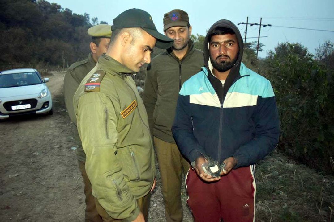 10.82 ग्राम हेरोइन सहित नशा तस्कर गिरफ्तार