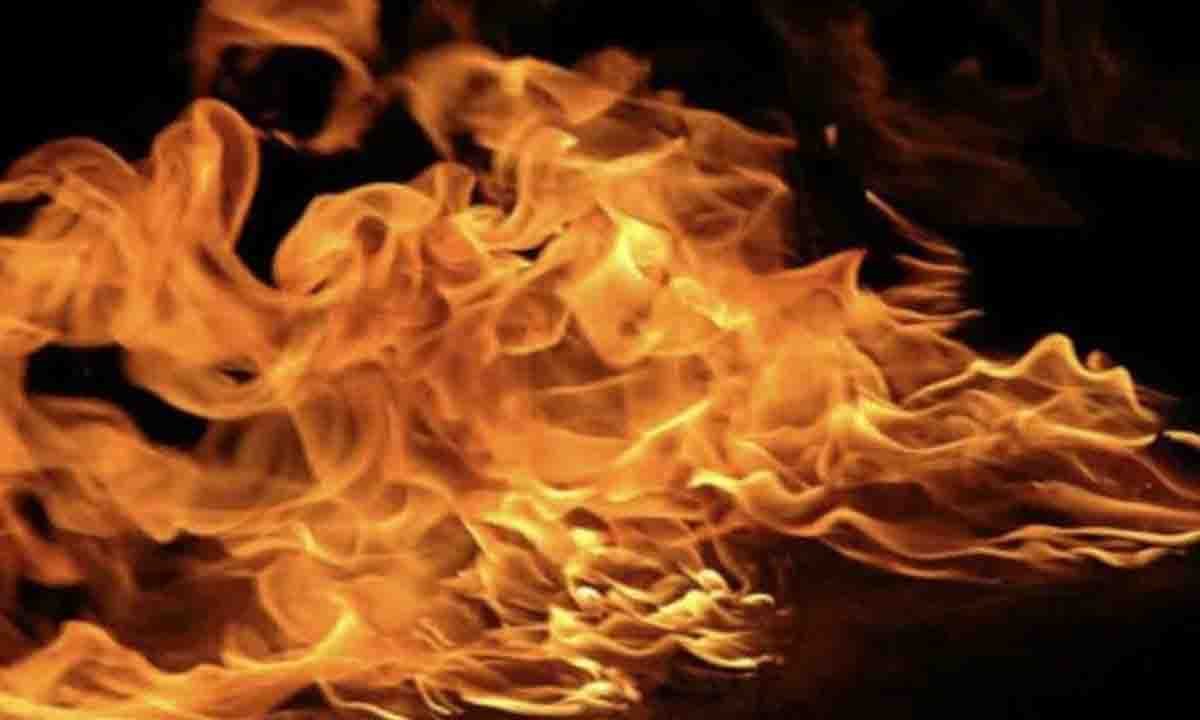 गुडिमल्कापुर में अंकुरा अस्पताल में भीषण आग लग गई