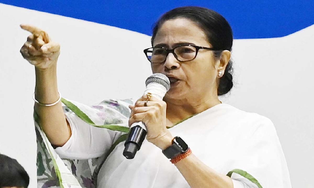 Mamata Banerjee: लोकसभा चुनाव में बंगाल में भाजपा के खिलाफ लड़ाई का नेतृत्व करेगी तृणमूल