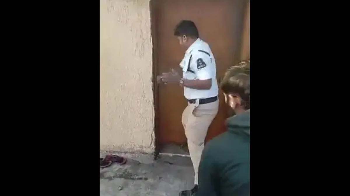 खाकी को सलाम: पुलिस ने परिवार को आग से बचाया, अपनी जान जोखिम में डाली