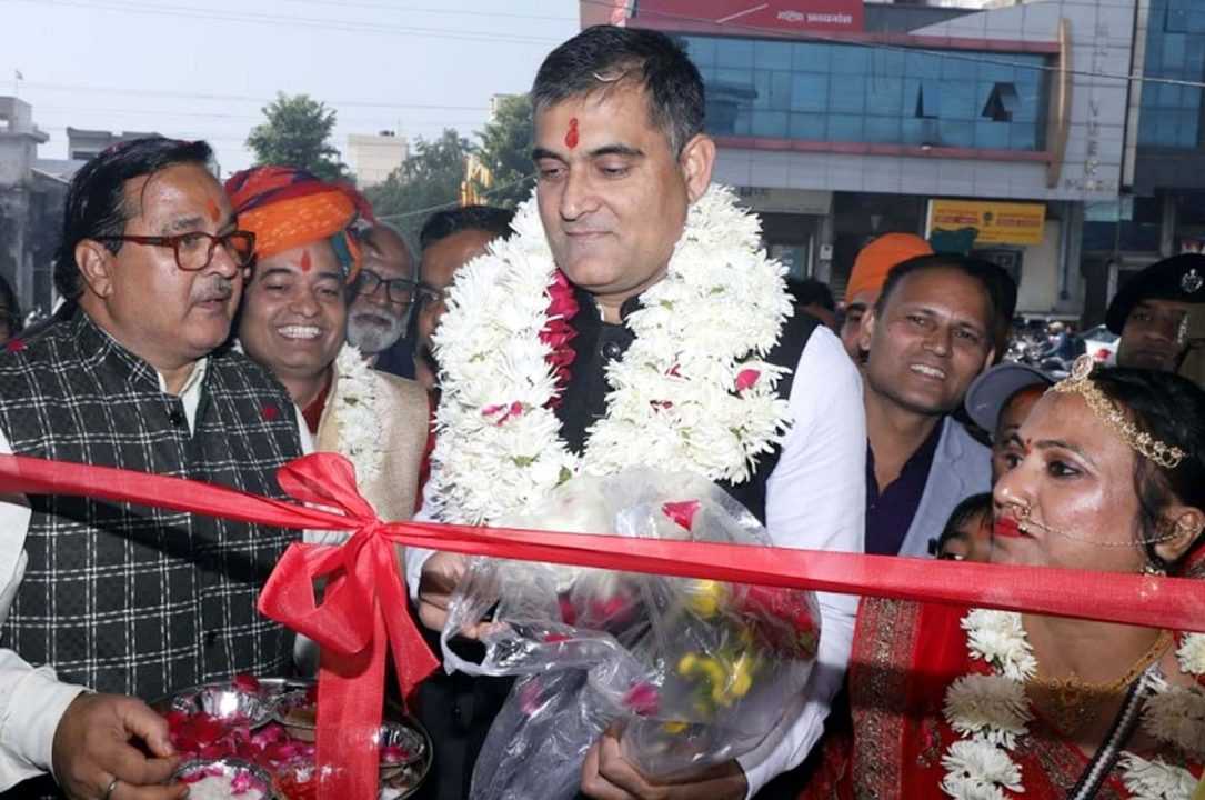 अजमेरा हॉस्पिटल का उदयपुर आईजी आईपीएस अजय पाल लांबा ने किया उद्घाटन