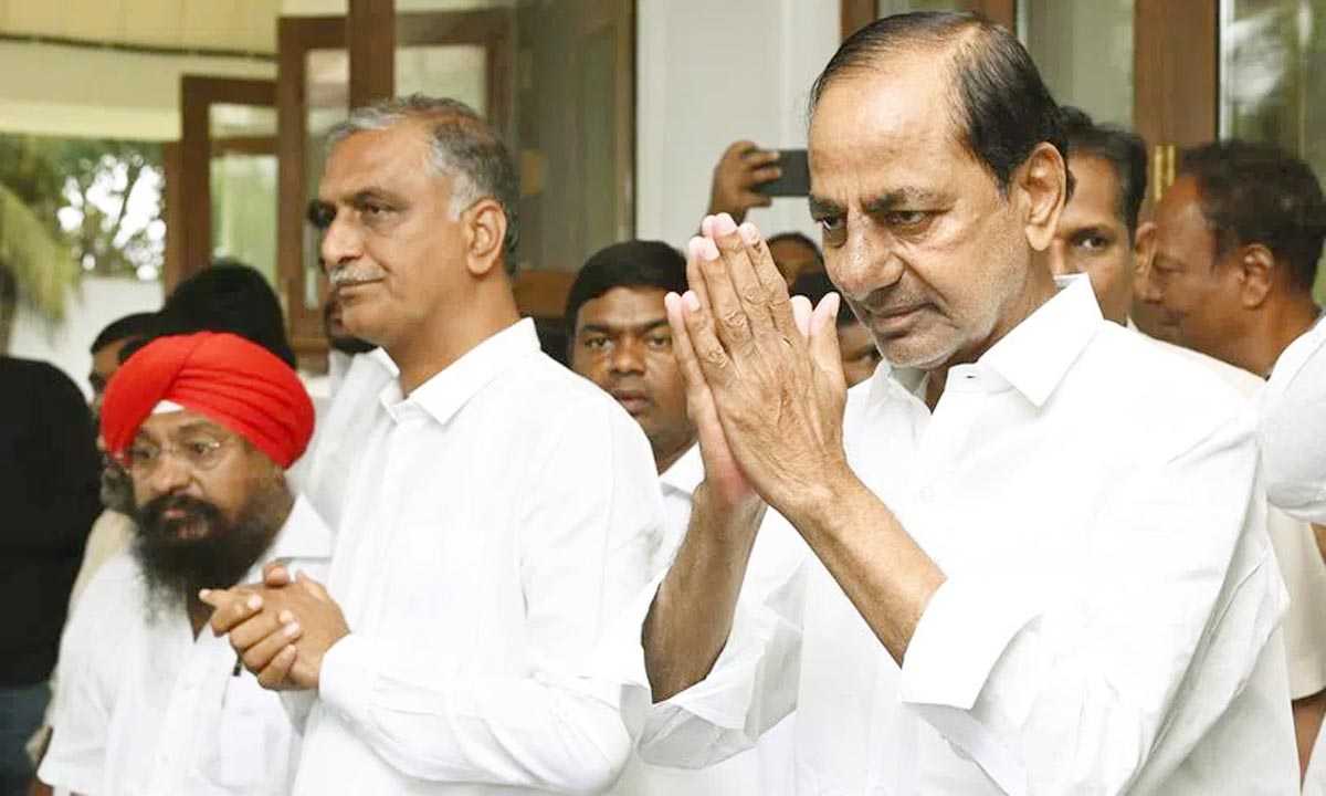 KCR से मिलने के लिए एर्रावल्ली में उमड़ी भीड़