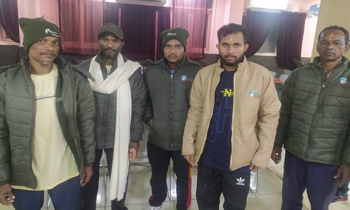 ओडिशा से बचाए गए 4 श्रमिक भुवनेश्वर पहुंचे