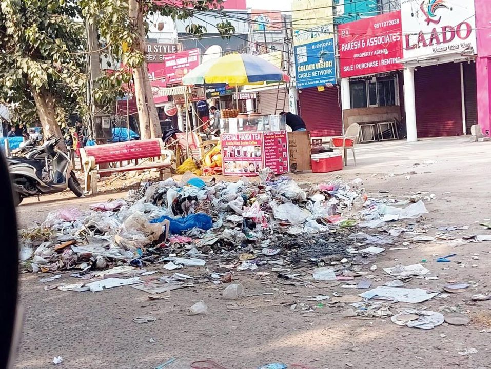 Haryana : खट्टर के दौरे के एक दिन बाद, गुरुग्राम में कचरा हटाना शुरू हो गया