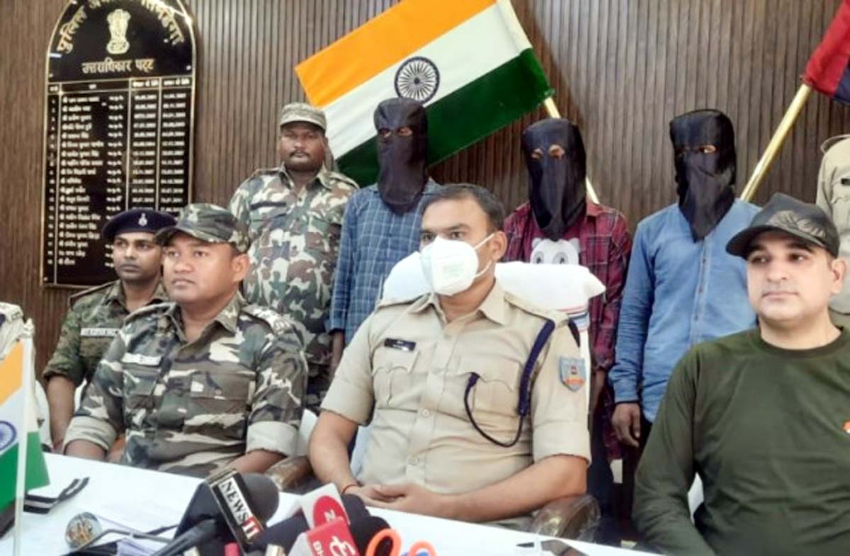 पीएलएफआई के दो सदस्य गिरफ्तार