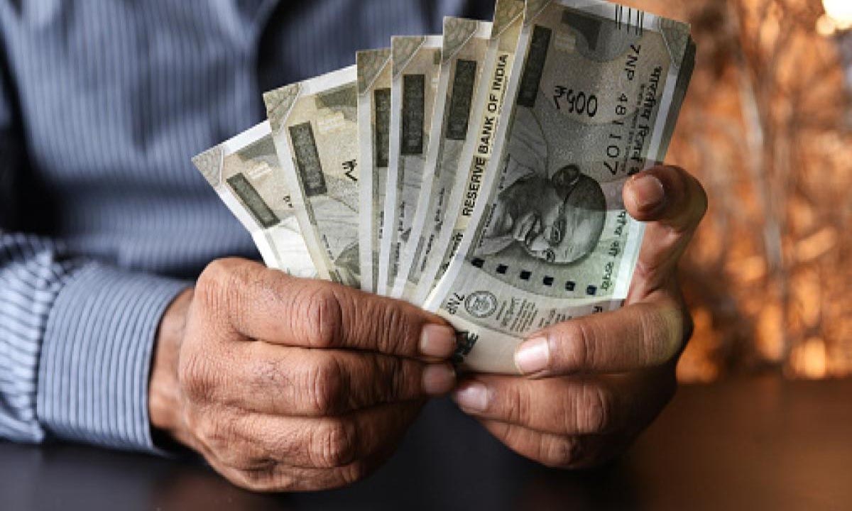 डीए मामले में 3 साल की सजा, 50 लाख रुपये का जुर्माना