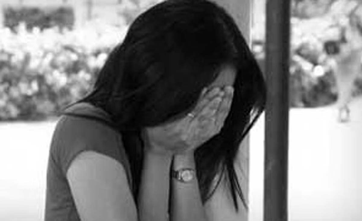 डिमांड करने वाली निकली पत्नी, पति ने पकड़ा माथा, पुलिस के पास पहुंचा