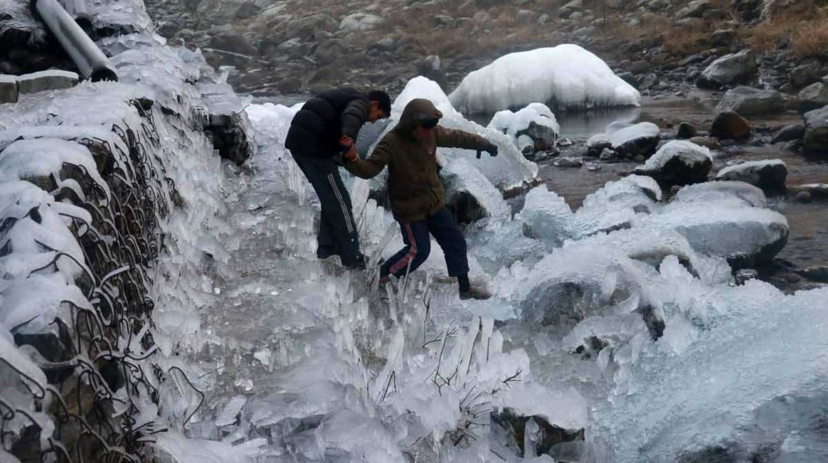कांप उठा कश्मीर, कोनिबल शून्य से 6.0 डिग्री सेल्सियस नीचे सबसे ठंडा रहा