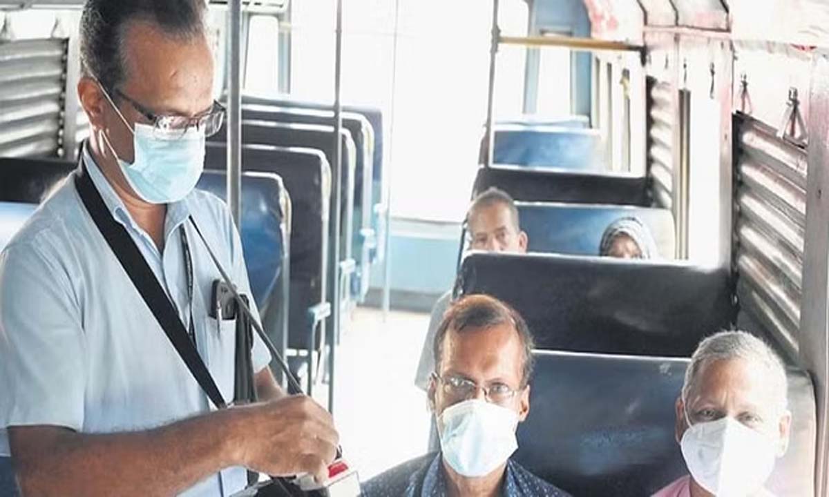 कर्नाटक के स्वास्थ्य मंत्री ने COVID एहतियाती उपायों का आदेश दिया