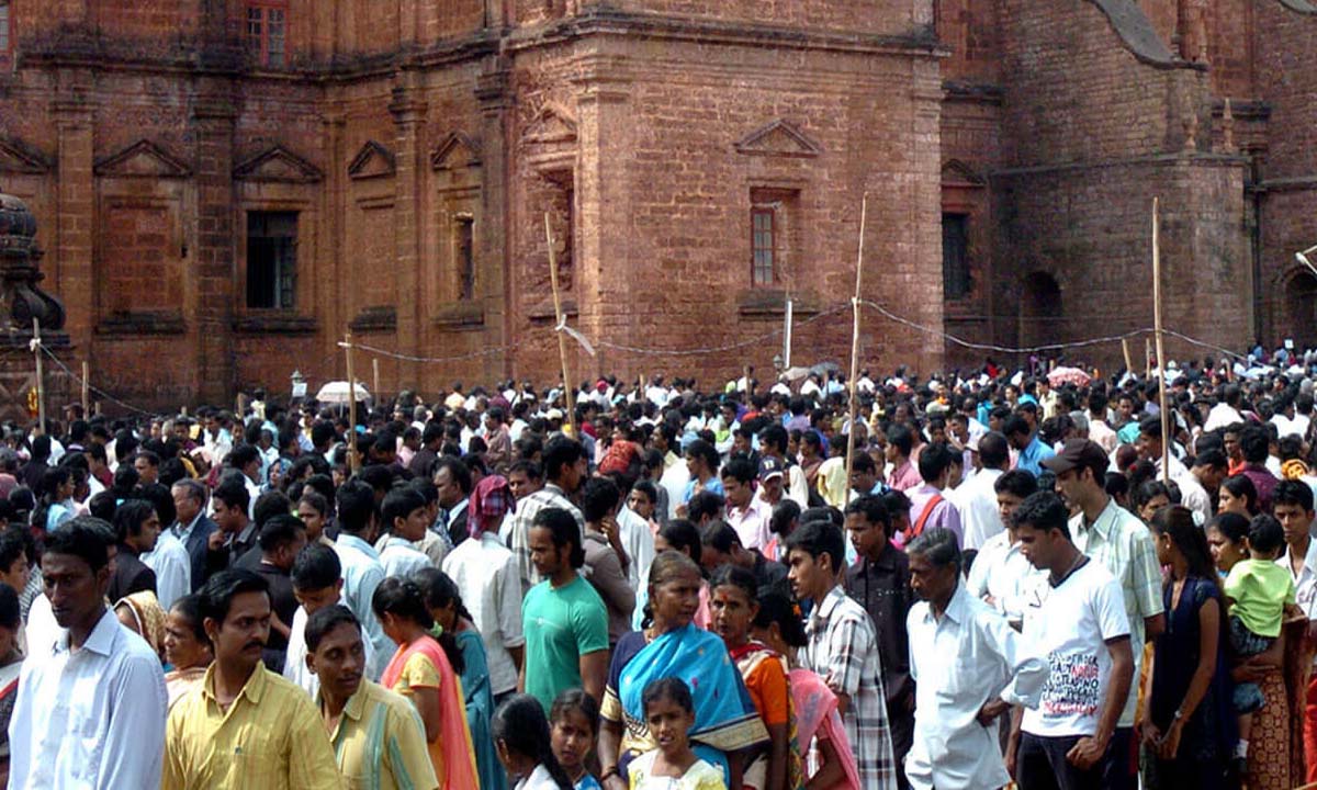सेंट फ्रांसिस जेवियर की दावत में हजारों लोग हुए शामिल