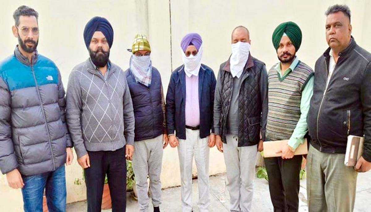 विजिलेंस ब्यूरो ने फार्मेसी काउंसिल के पूर्व रजिस्ट्रार और अधीक्षक को किया गिरफ्तार