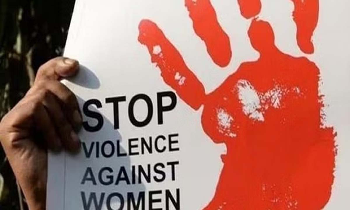 गर्भपात कराने के लिए बेहोशी की हालत में डॉक्टर ने महिला का यौन शोषण किया