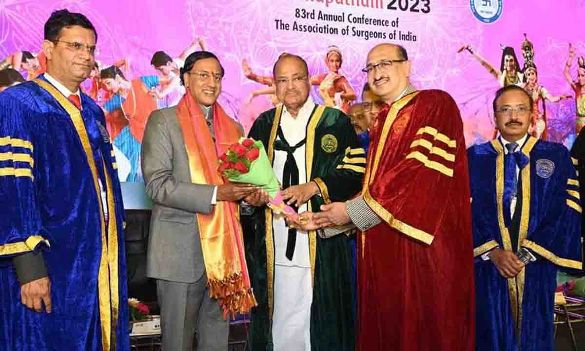 प्रसिद्ध सर्जनों को ASI लाइफटाइम अचीवमेंट पुरस्कार से सम्मानित किया