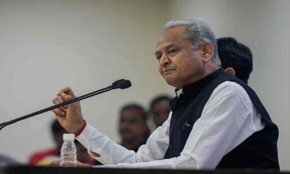 Jaipur: कैबिनेट गठन में देरी को लेकर अशोक गहलोत ने राजस्थान में बीजेपी सरकार पर निशाना साधा
