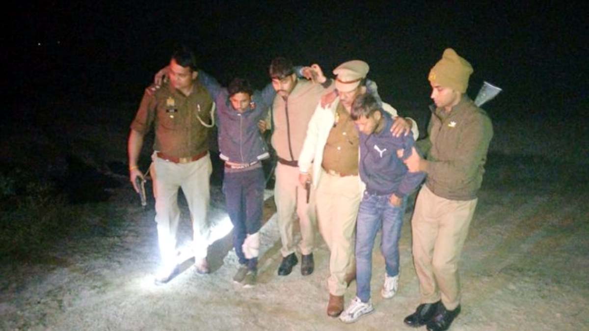 पुलिस और बदमाशों के बीच हुई मुठभेड़, मुठभेड़ में दो बदमाश के पैर में लगी गोली