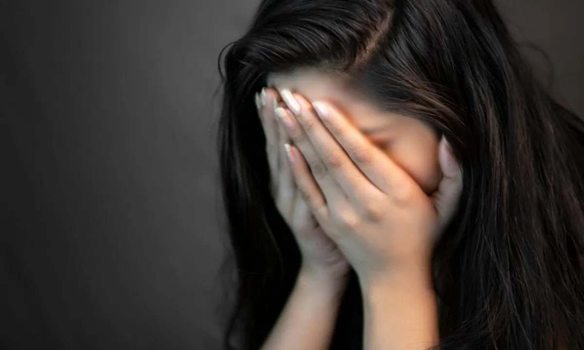 लड़की से दुष्कर्म केआरोप चचेरे भाई पर लग