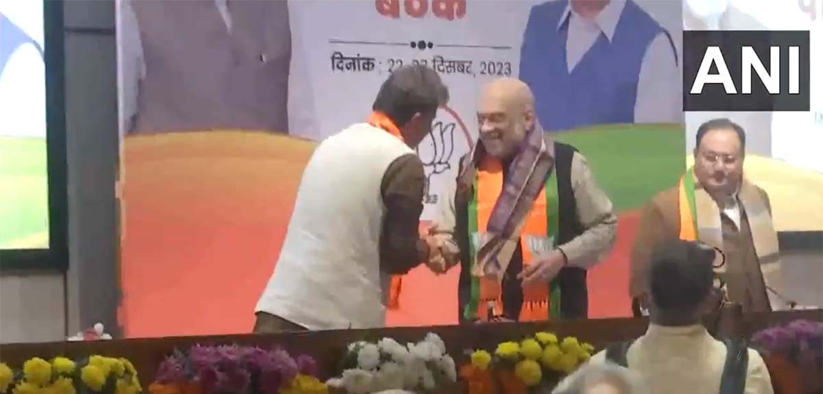 भाजपा मुख्यालय में बड़ी बैठक, अमित शाह पहुंचे