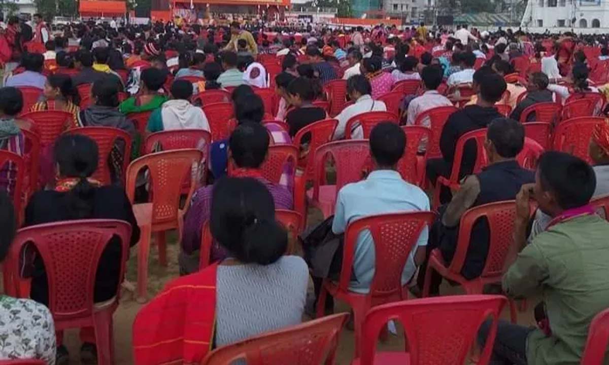 Tripura: जनजाति सुरक्षा मंच ने धर्मांतरित आदिवासियों को एसटी सूची से हटाने के लिए रैली निकाली