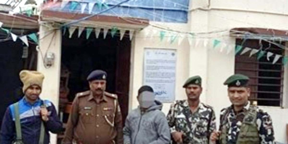 सोशल मीडिया पर तमंचा लहराने वाला युवक गिरफ्तार
