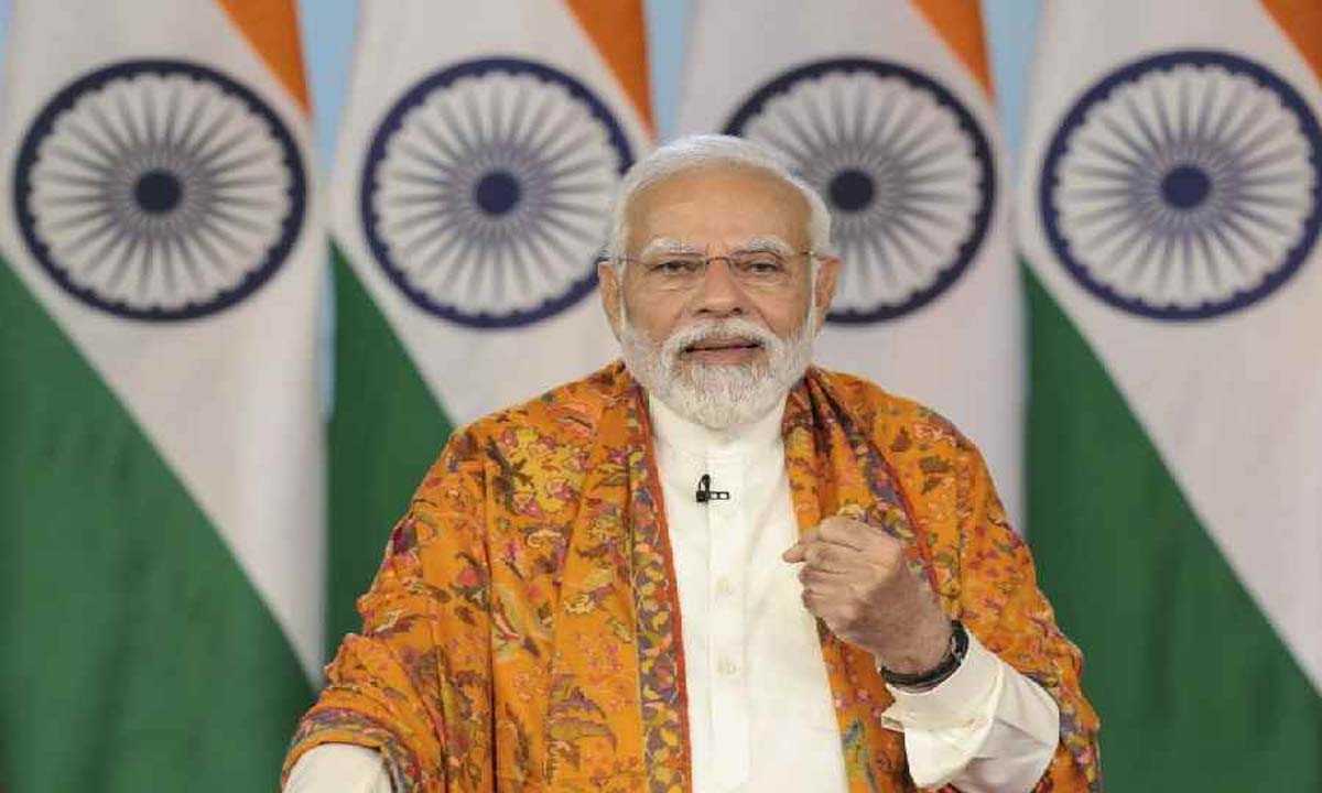 प्रधानमंत्री नरेंद्र मोदी महिलाओं को राजनीतिक मतभेदों के खिलाफ मजबूती से खड़े होने के लिए प्रोत्साहित