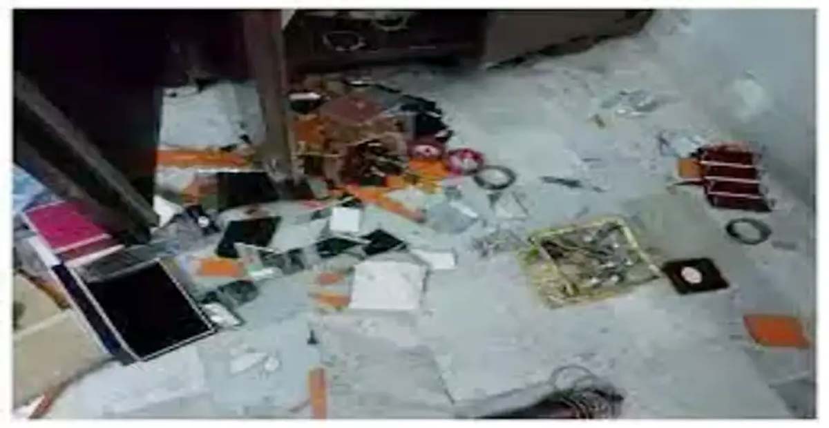चोरो के हौसले बुलंद, दो मकानों में धमाचौकड़ी