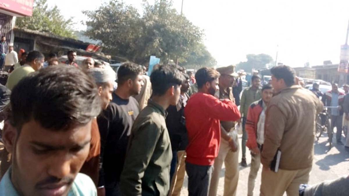 गैस सिलेंडर भरे ट्रक ने महिला को रौंदा, मौत