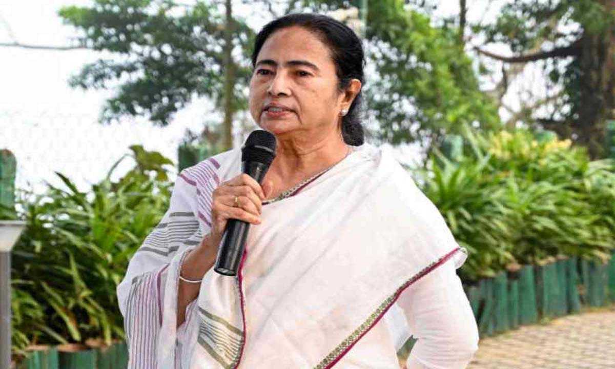 मुख्यमंत्री ममता बनर्जी ने बंगाल के बकाए के लिए दबाव बनाने के लिए प्रधानमंत्री नरेंद्र मोदी से मुलाकात की मांग