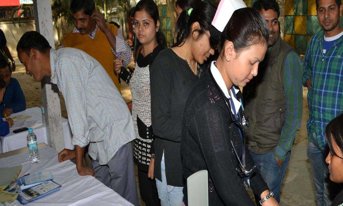 पूर्व अध्यक्ष डॉ. ध्रुबा ज्योति बोरा ने 13वें डिब्रूगढ़ पुस्तक मेले का किया उद्घाटन