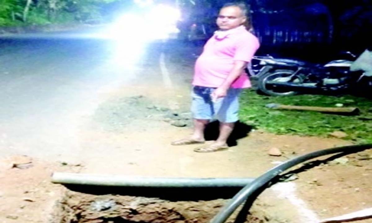 Goa: धवलीम-पोंडा रोड पर बिना बैरिकेड वाला गड्ढा वाहन चालकों के लिए मौत का जाल