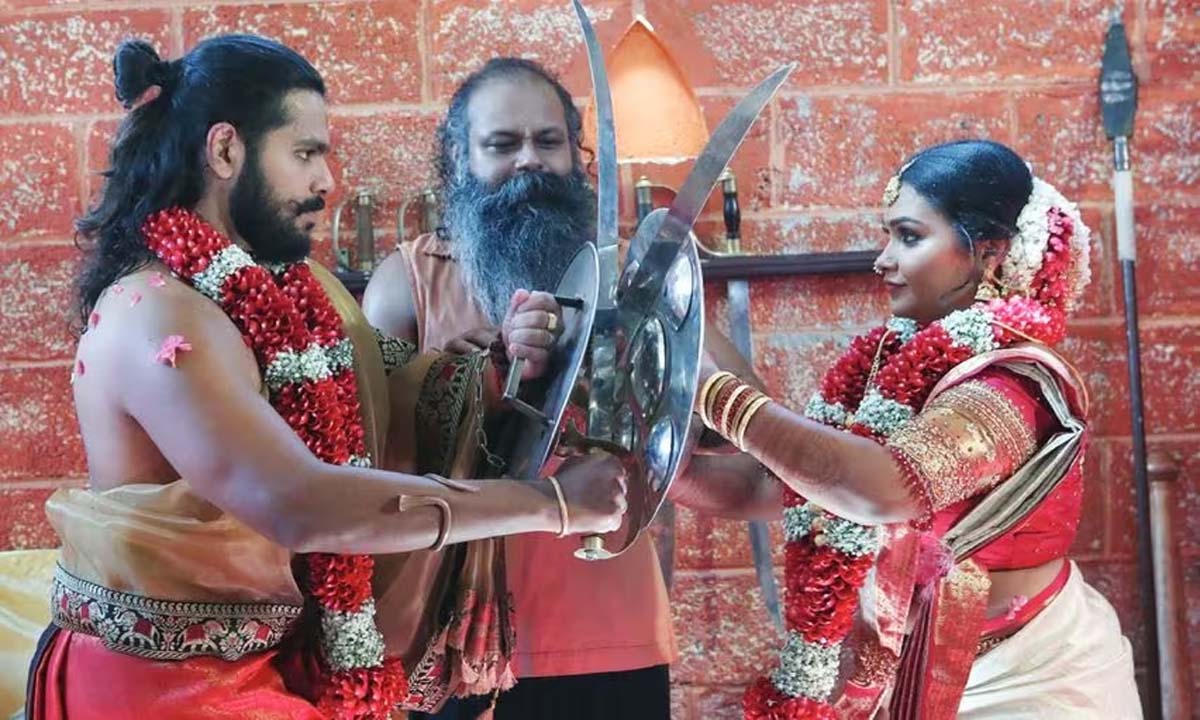 Kerala: नेमोम में कलारी-थीम वाली अनोखी शादी देखी गई