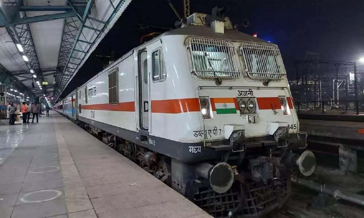 चलती ट्रेन में महिला के साथ हैवानियत, सलाखों के पीछे पहुंचा दरिंदा