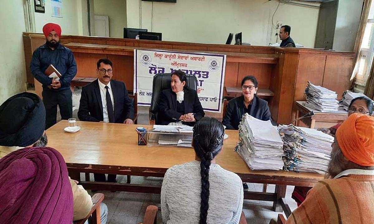 राष्ट्रीय लोक अदालत में 22,250 मामले निस्तारित किये