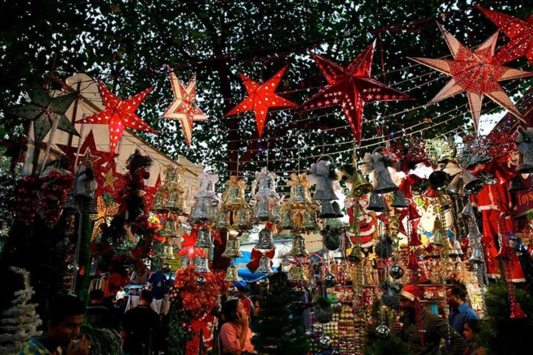 क्रिसमस का उत्साह शुरू, ट्रैफिक खेल बिगाड़ता