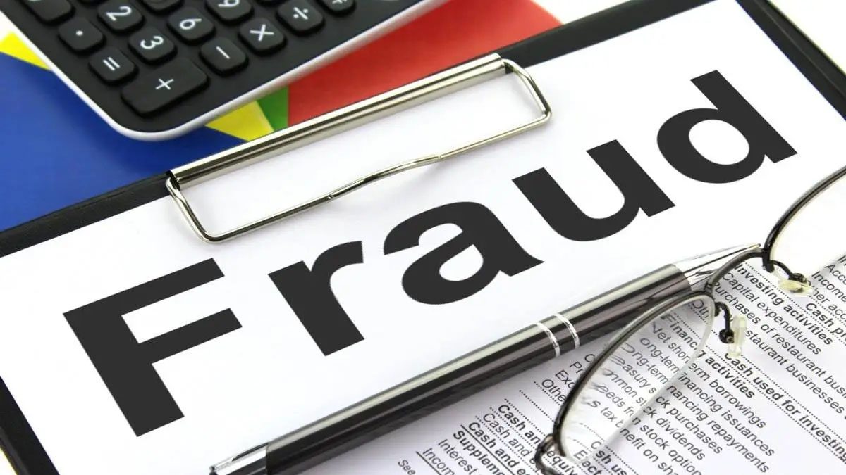 Gujarat : गुजरात में फर्जी बोलबाला, फर्जी ऑफिस के बाद अब फर्जी आधार कार्ड घोटाला