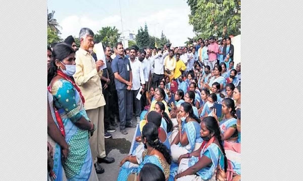TDP supremo Chandrababu Naidu: वाईएसआरसी विधायक जगन मोहन रेड्डी के खिलाफ बगावत कर रहे