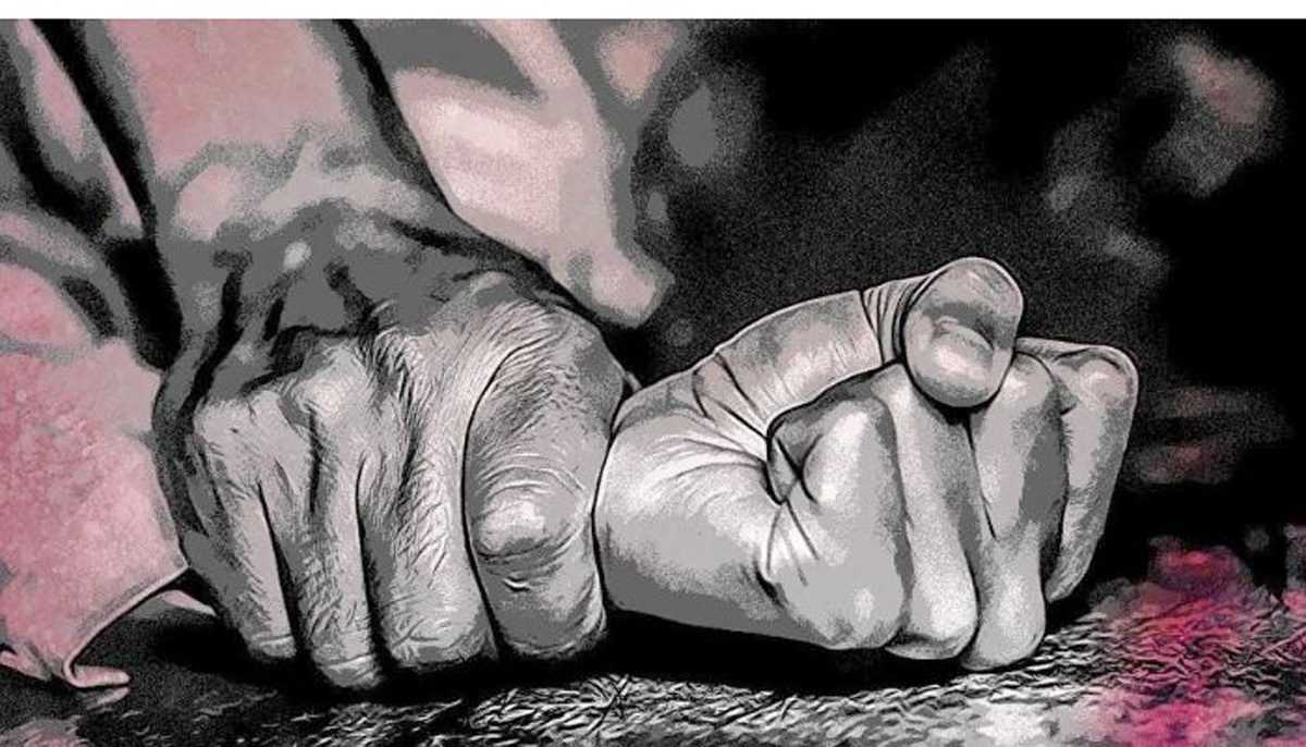 घर में अकेली किशोरी से युवक ने किया दुष्कर्म