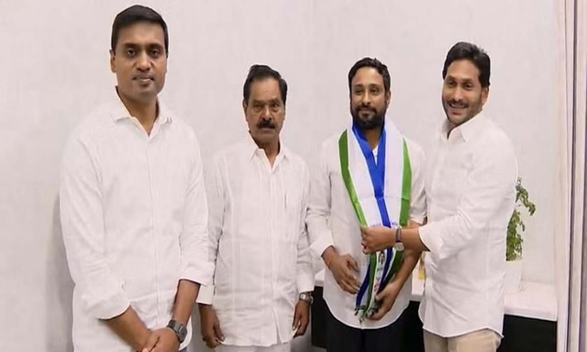 Andhra Pradesh: पूर्व भारतीय क्रिकेटर अंबाती रायडू आंध्र प्रदेश में YSRCP में शामिल हुए