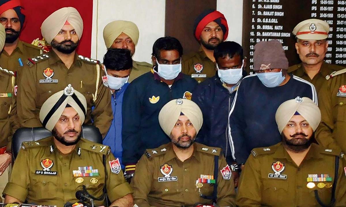 हेरोइन बरामदगी मामले में 4 को पुलिस हिरासत में भेजा गया