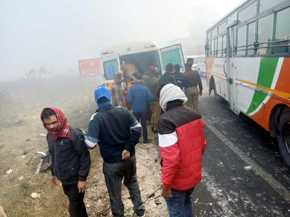 कोहरा का कारण बना सड़क हादसा, 28 घायल