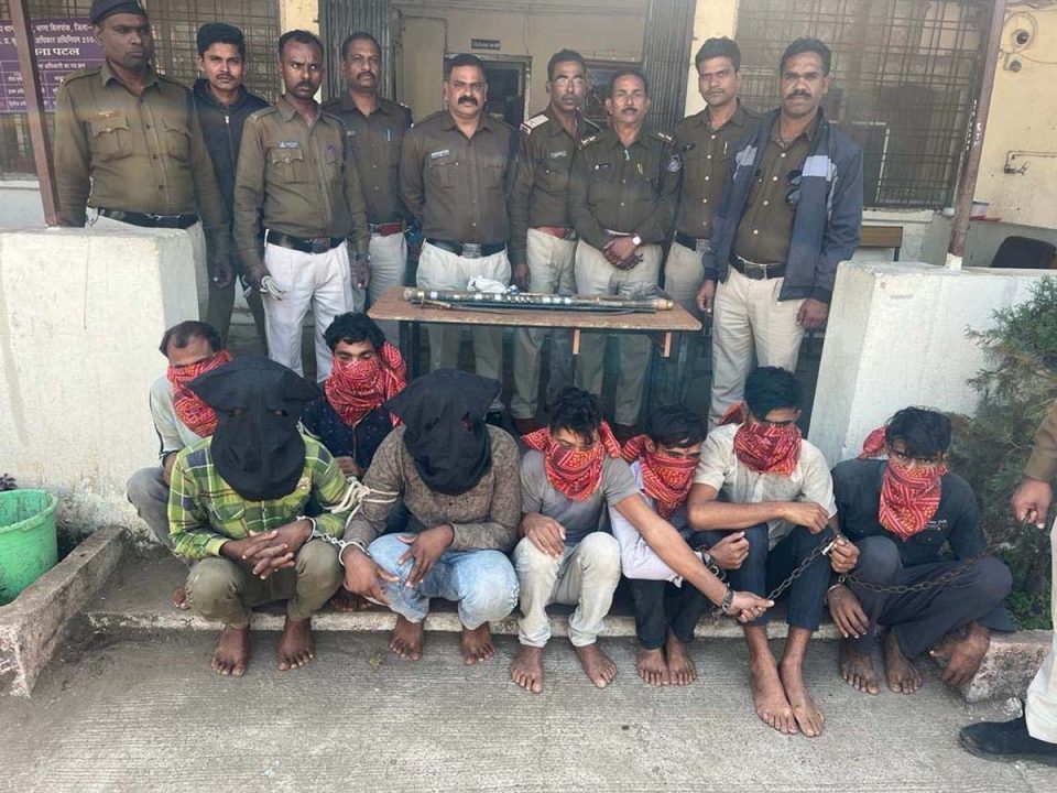 पेट्रोल पम्प लूट की योजना बनाते 8 कंजरों को किया गिरफ्तार