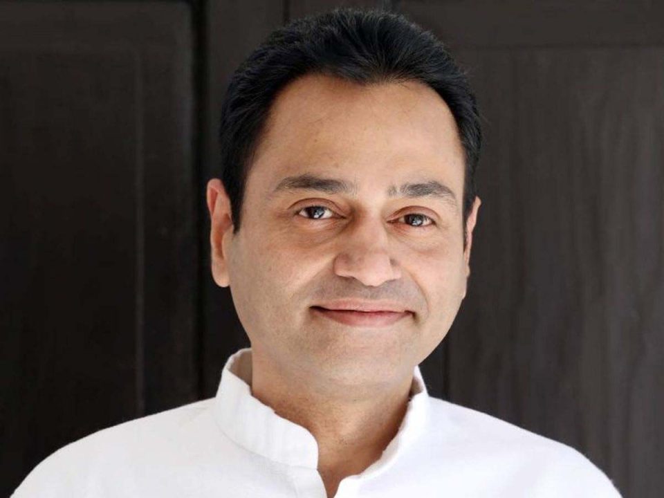लोकसभा से कांग्रेस के तीन और सांसद डीके सुरेश, नकुल नाथ और दीपक बैज निलंबित