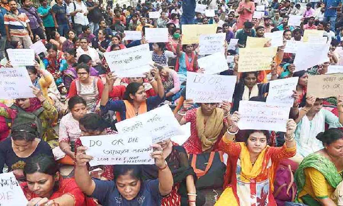 Calcutta News: अदालत ने विरोध प्रदर्शन के दौरान गिरफ्तार किए, चार स्कूल नौकरी उम्मीदवारों को जमानत दी