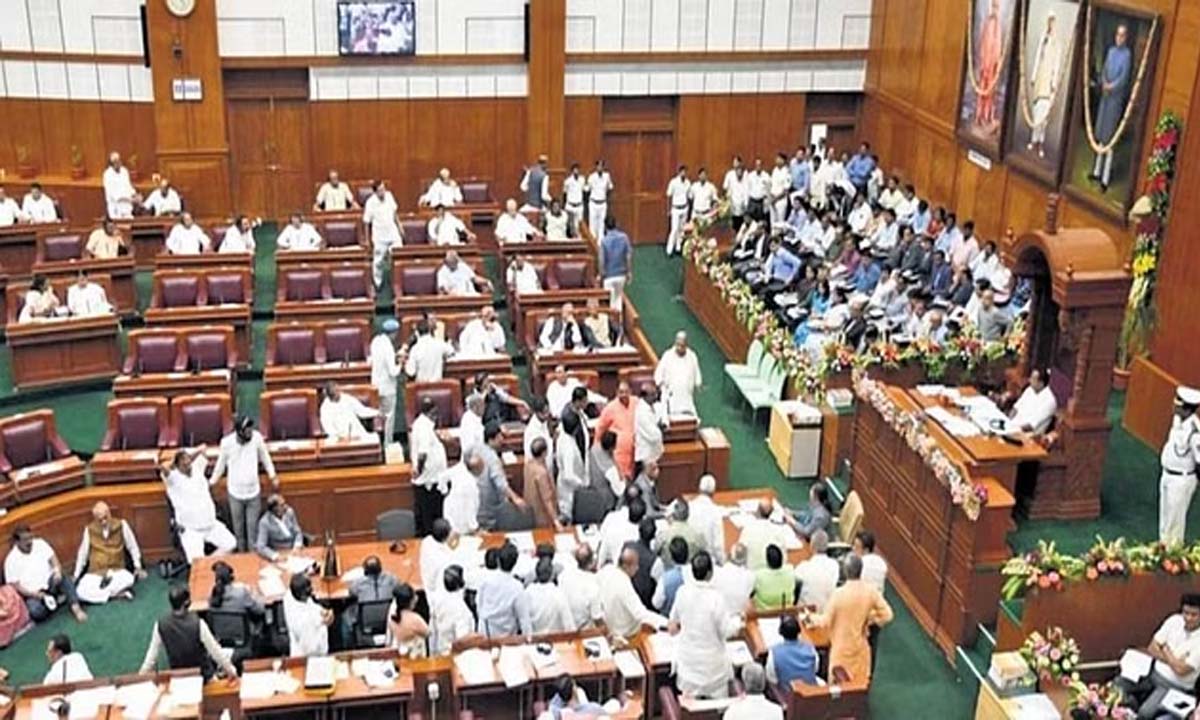 ज़मीर की 'मुस्लिम स्पीकर' टिप्पणी पर सदन में हंगामा