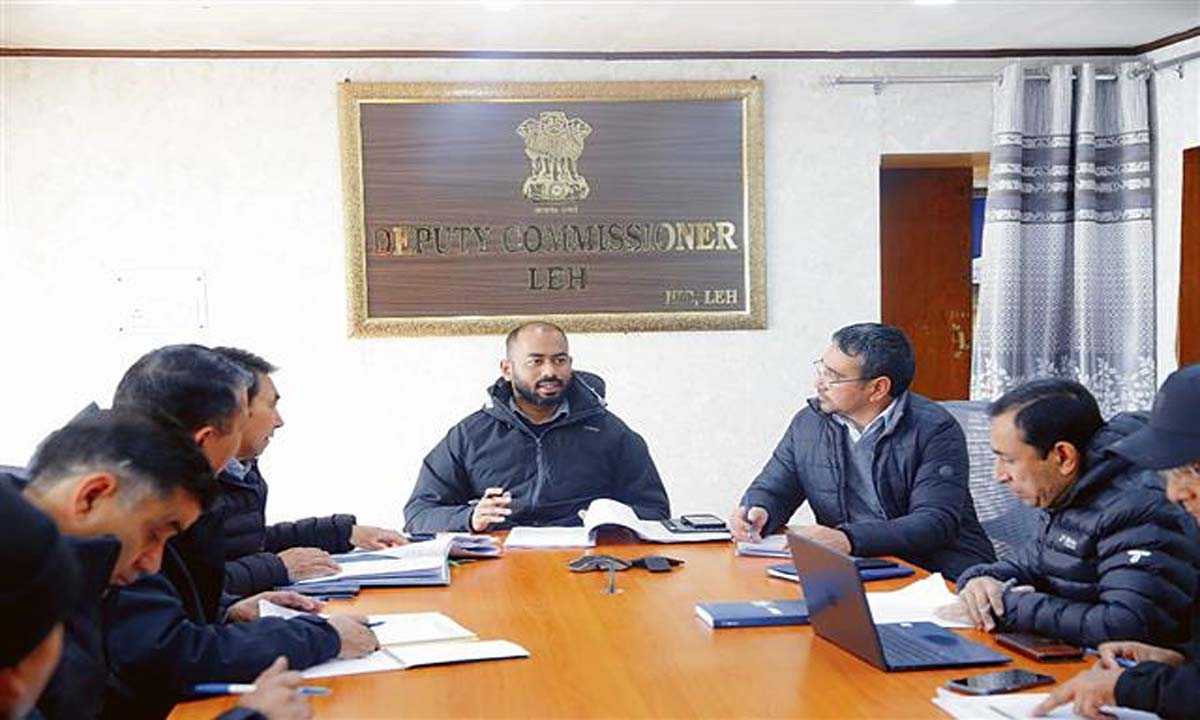 लेह डीसी ने जिला पूंजीगत व्यय बजट बैठक की