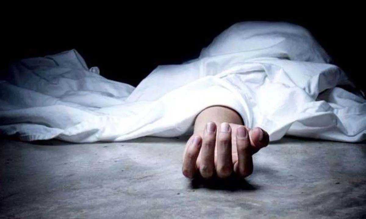 मोटरसाइकिल सवार 3 बदमाशों ने की अंधाधुंध गोलीबारी, दो की मौत