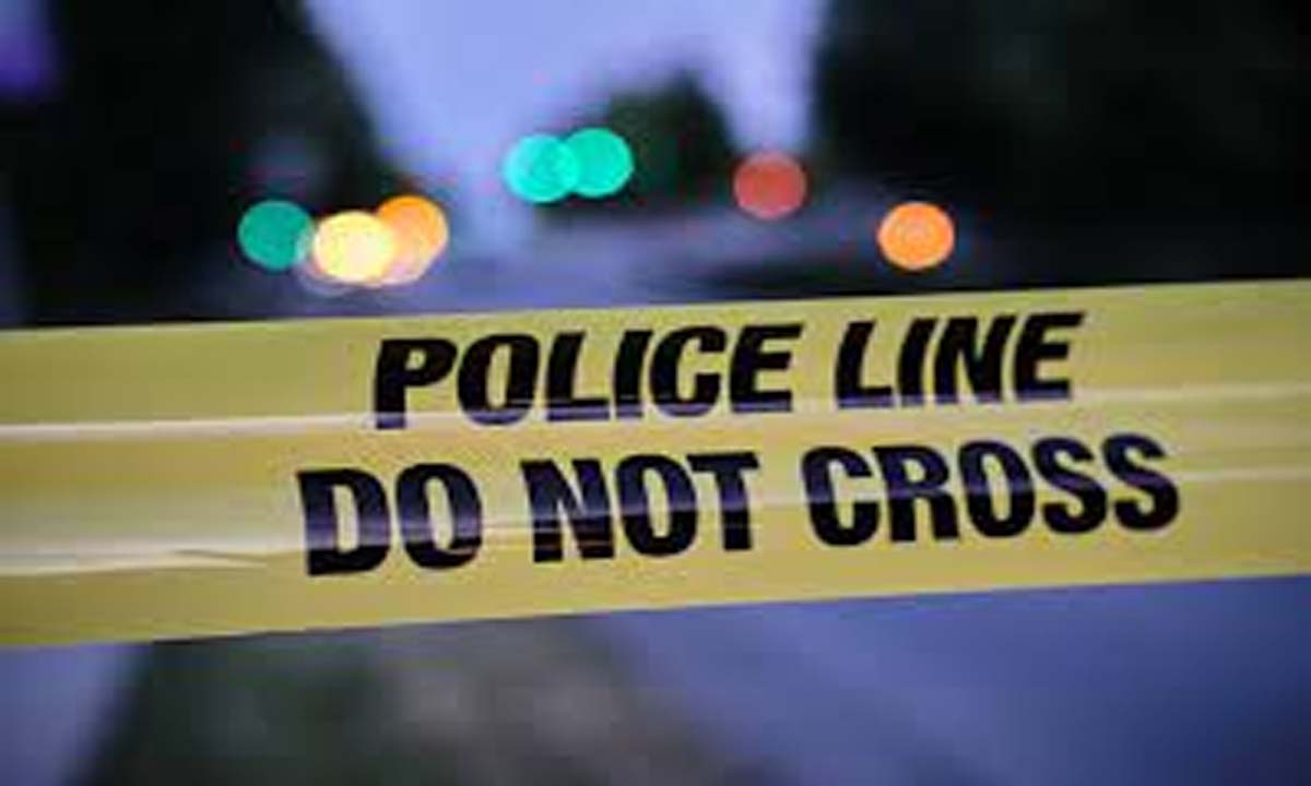 सड़क दुर्घटना में 3 की मौत, 3 रेलवे ट्रैक पर मृत पाए