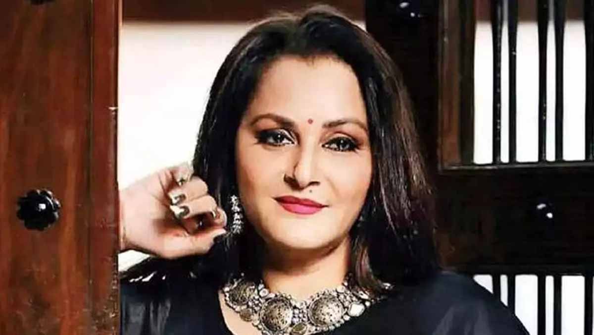 अभिनेत्री जयाप्रदा पर लटकी गिरफ्तारी की तलवार, छापेमारी कर रही पुलिस
