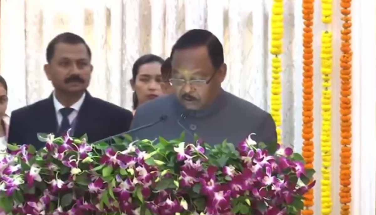 छत्तीसगढ़ी भाषा में शपथ लेते प्रोटेम स्पीकर नेताम का वीडियो