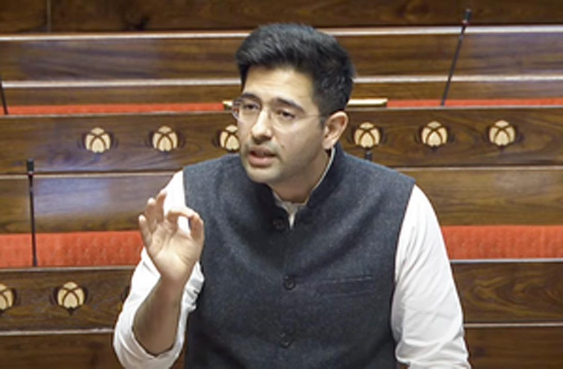 आम लोगों की बात छोड़िए, सांसदों का घर छीना जा रहा है : राघव चड्ढा